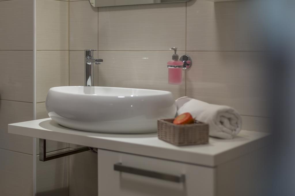Apartments Biserka โบล ภายนอก รูปภาพ