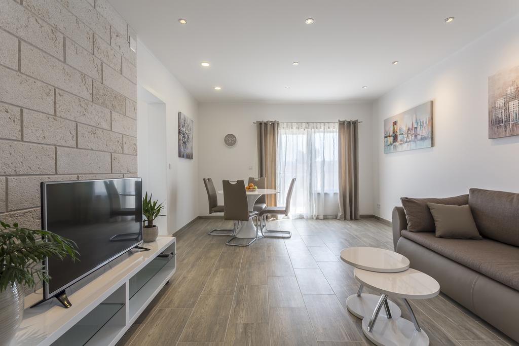 Apartments Biserka โบล ภายนอก รูปภาพ